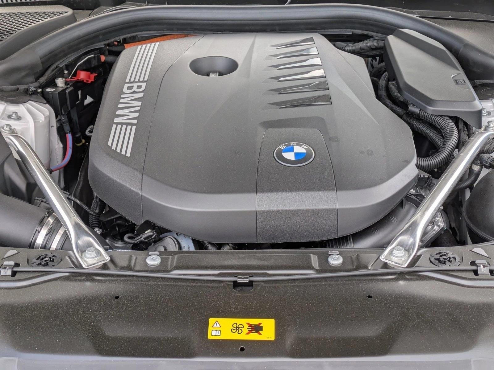2027 BMW 550e xDrive Sedan