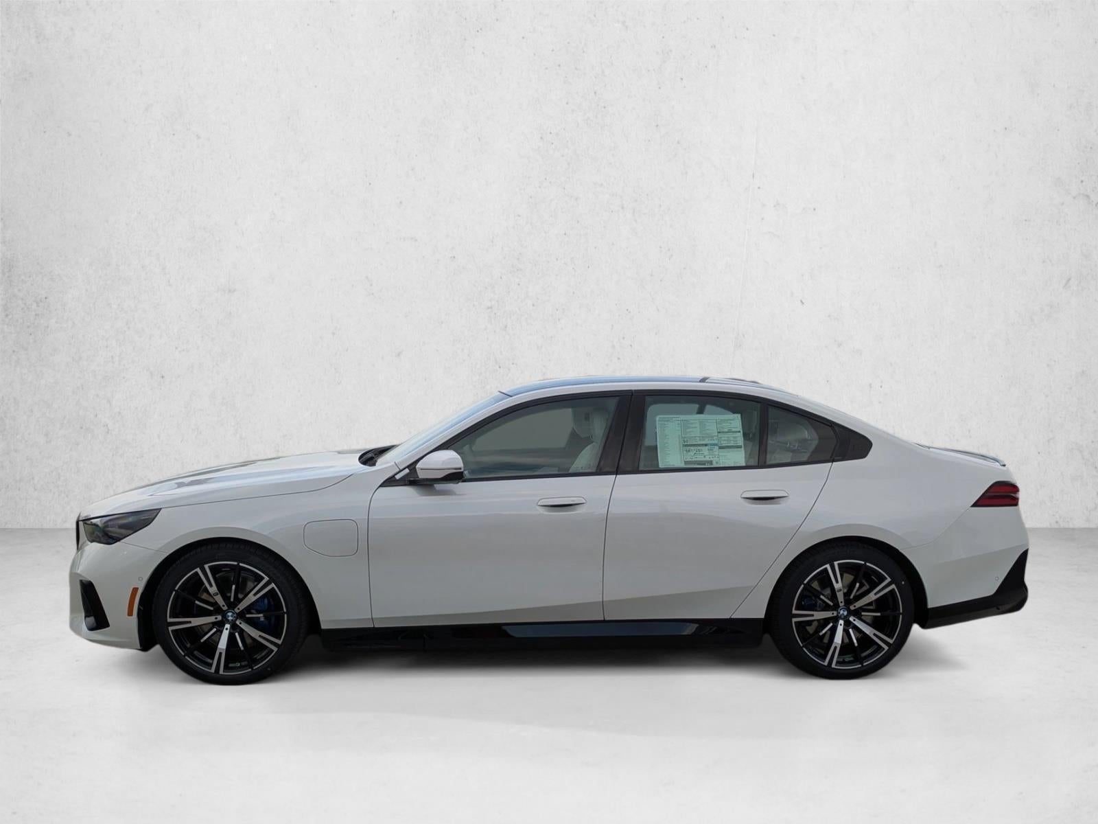 2027 BMW 550e xDrive Sedan