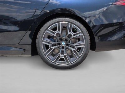 2027 BMW 550e xDrive Sedan