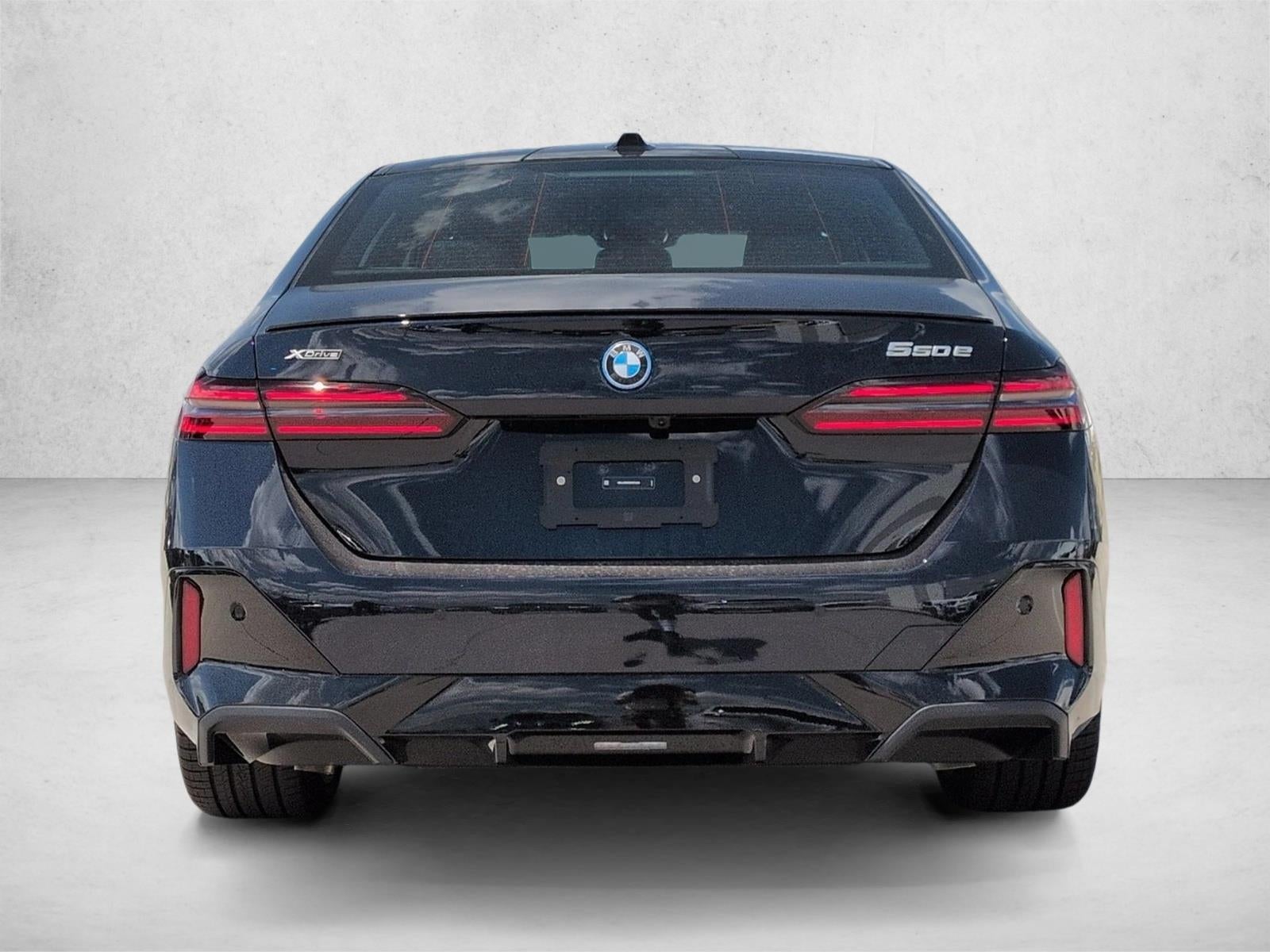 2027 BMW 550e xDrive Sedan