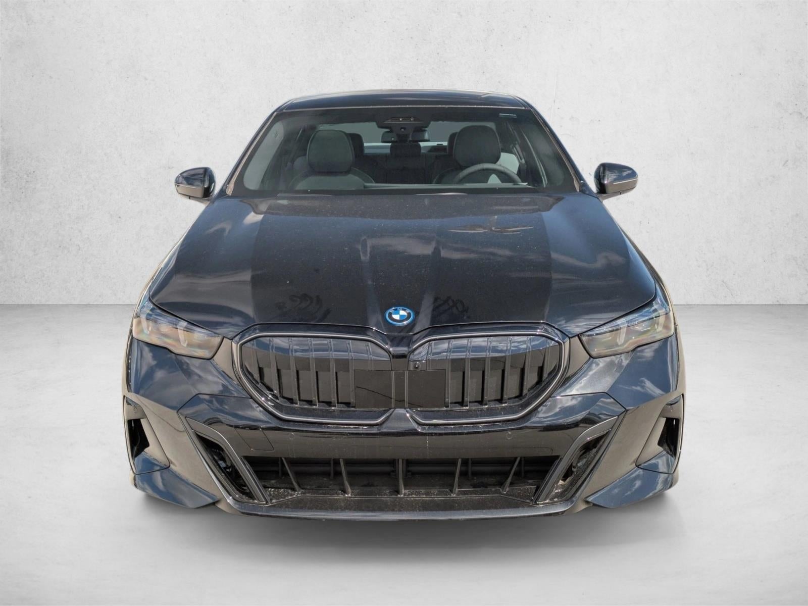 2027 BMW 550e xDrive Sedan