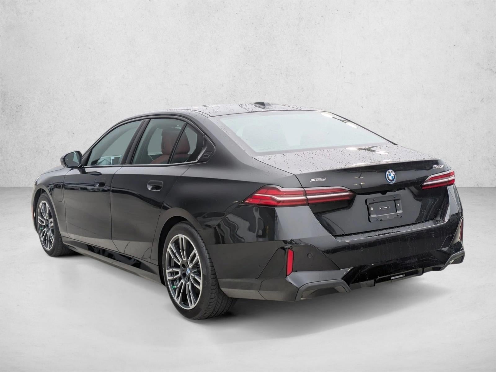 2026 BMW 550e xDrive Sedan