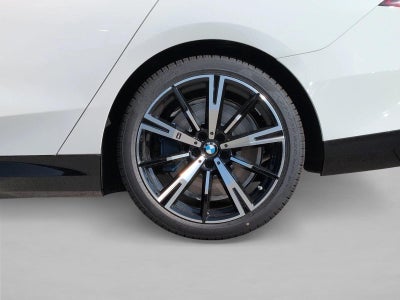 2027 BMW 550e xDrive Sedan