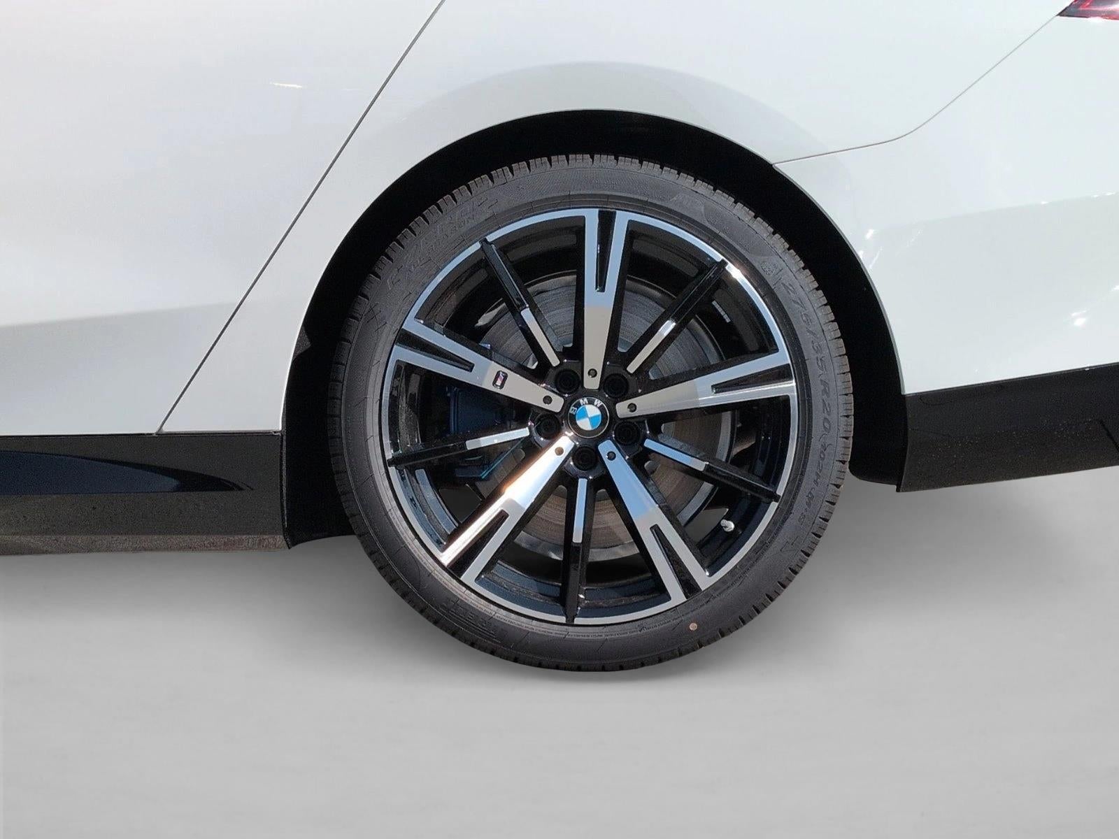 2027 BMW 550e xDrive Sedan