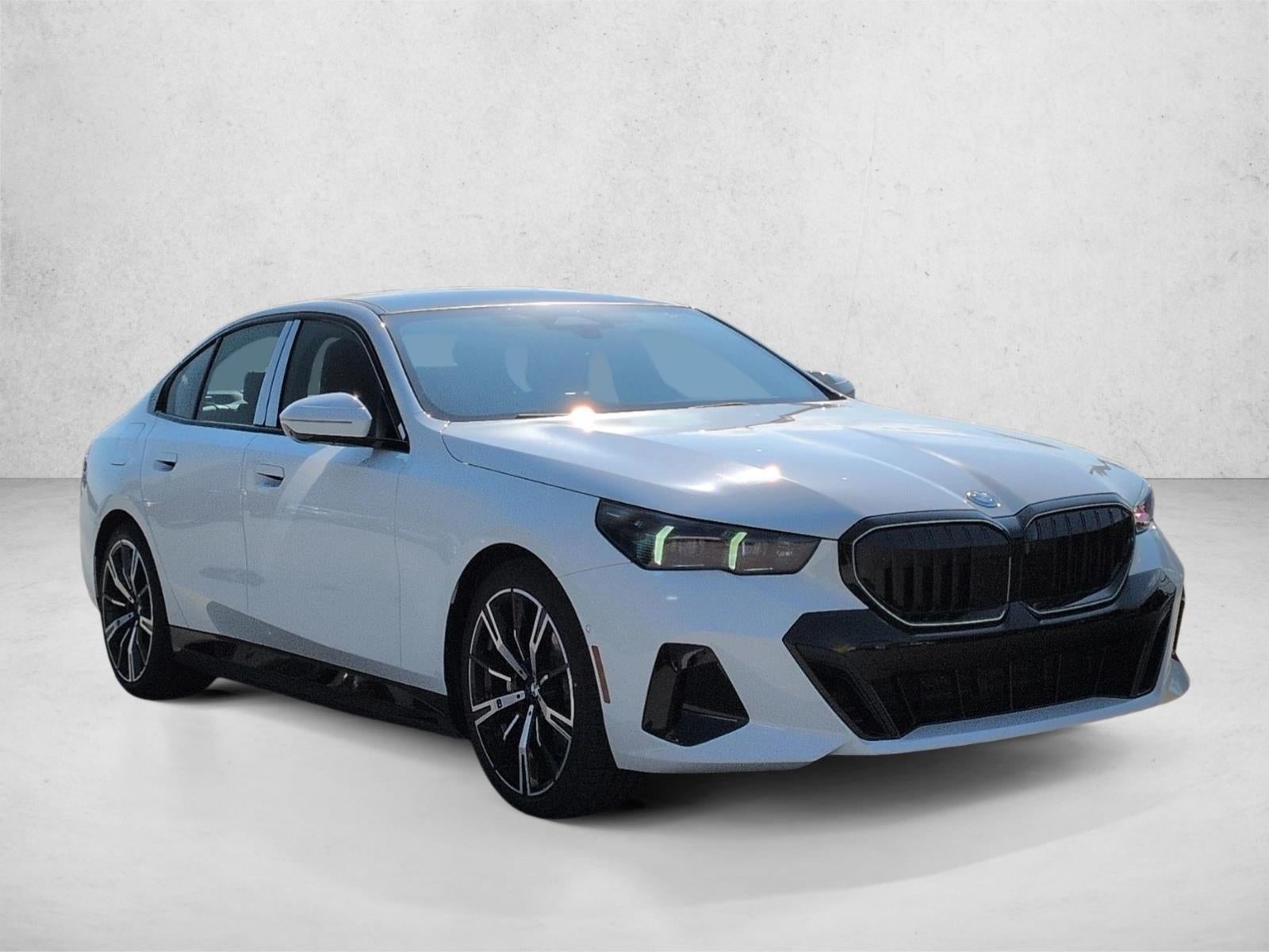 2027 BMW 550e xDrive Sedan