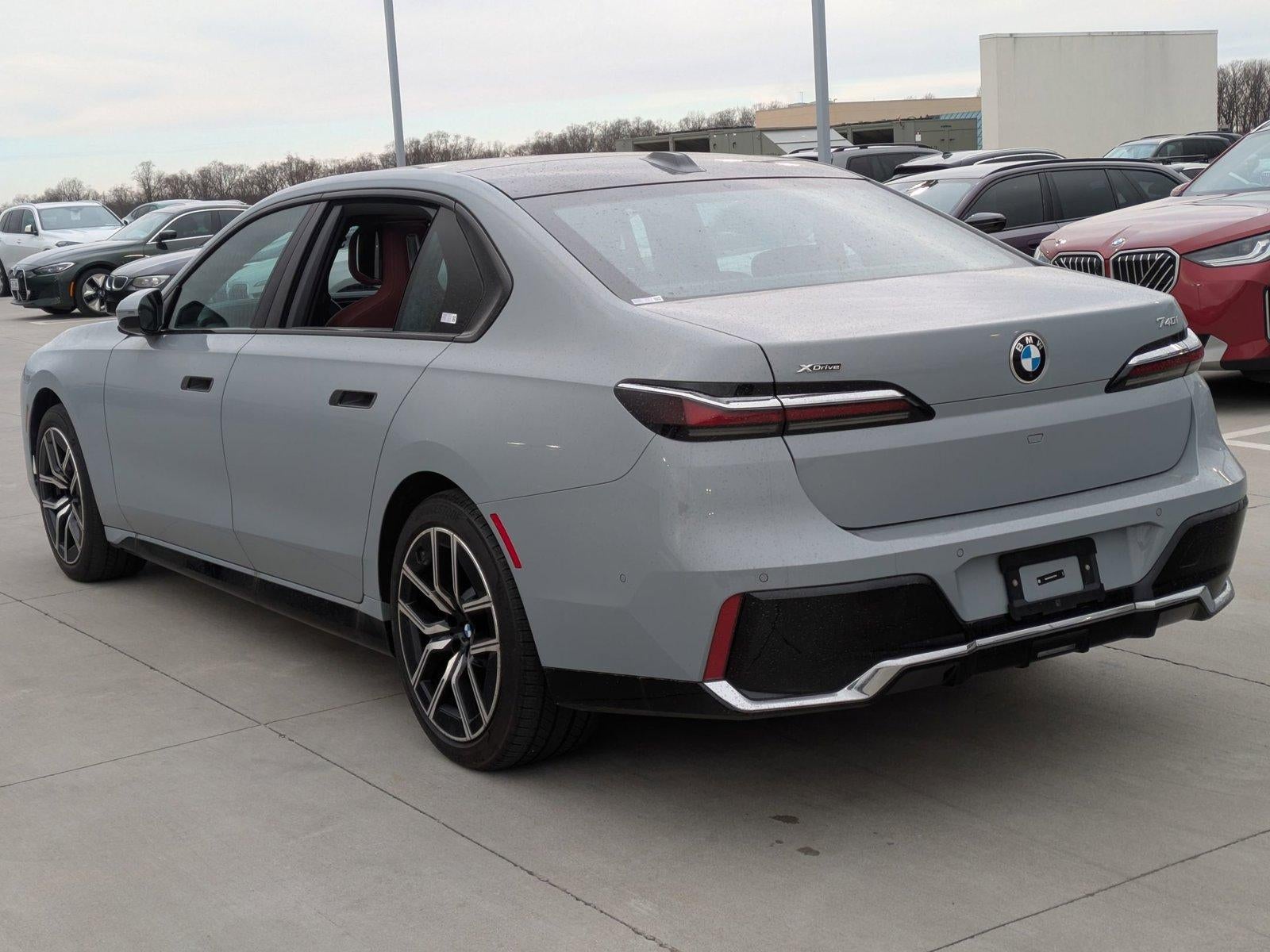 2025 BMW 740i xDrive Sedan