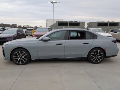 2025 BMW 740i xDrive Sedan