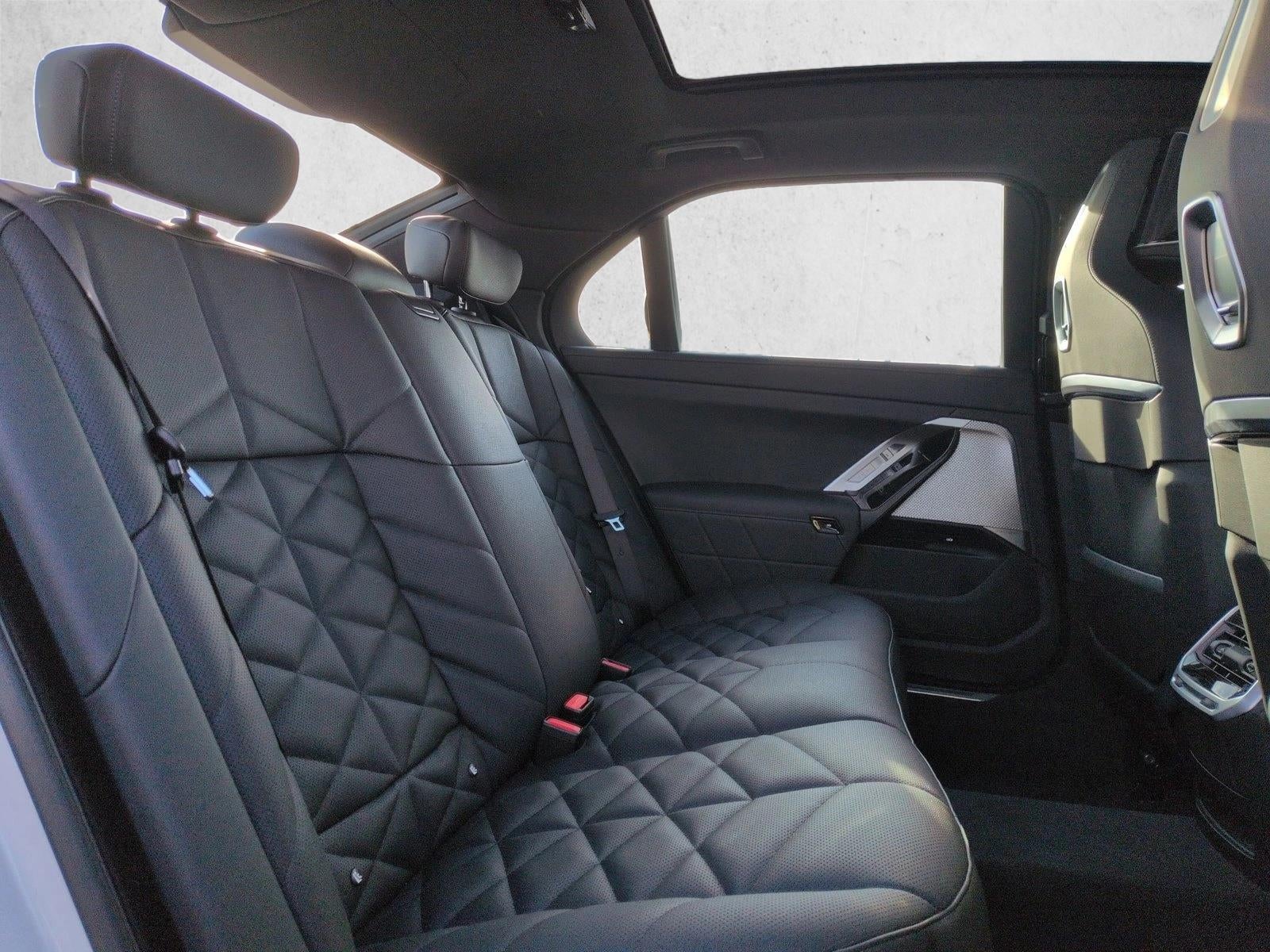 2025 BMW 740i xDrive Sedan