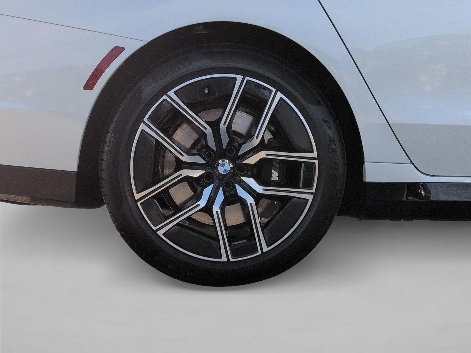 2025 BMW 740i xDrive Sedan