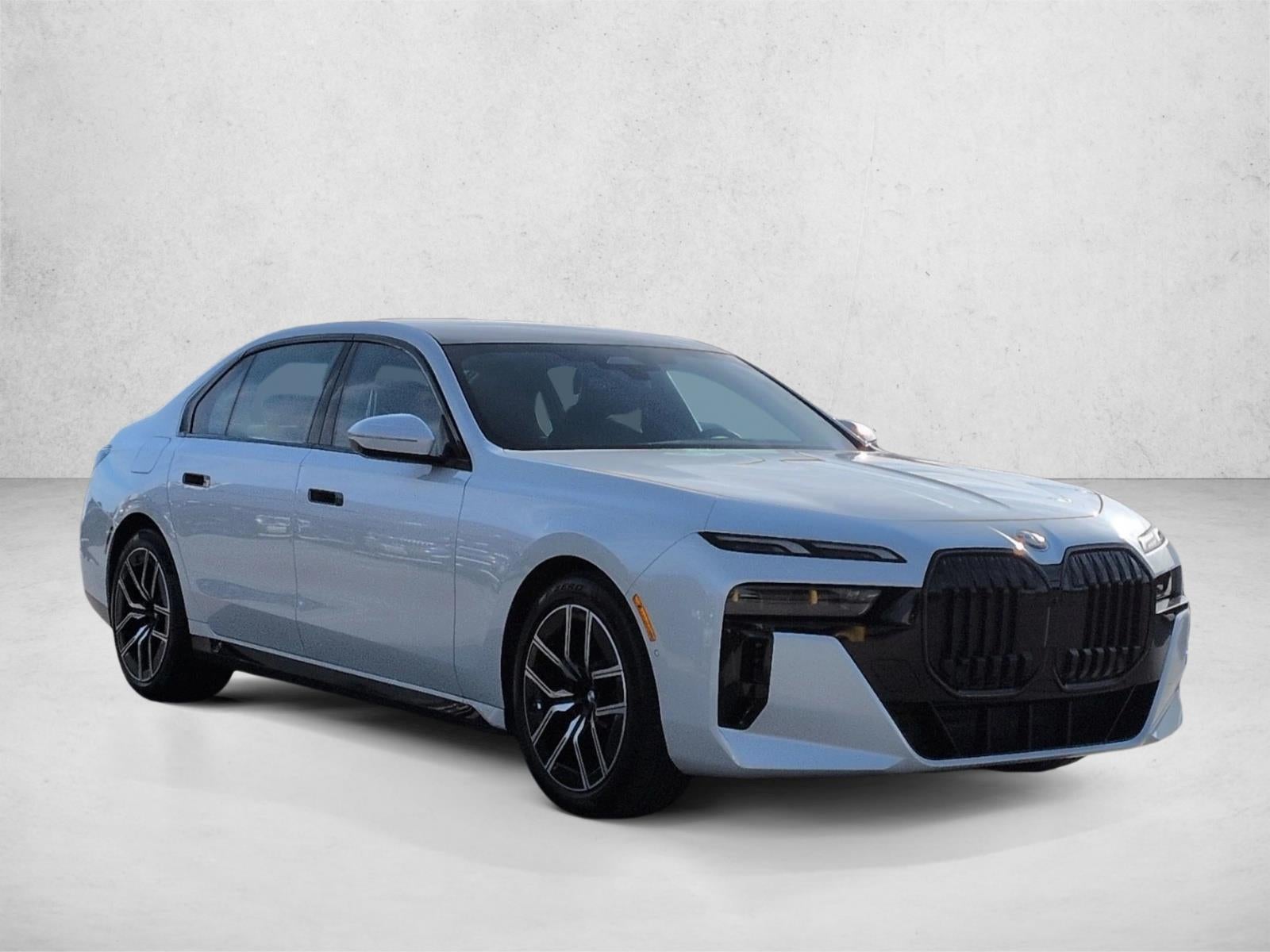 2025 BMW 740i xDrive Sedan