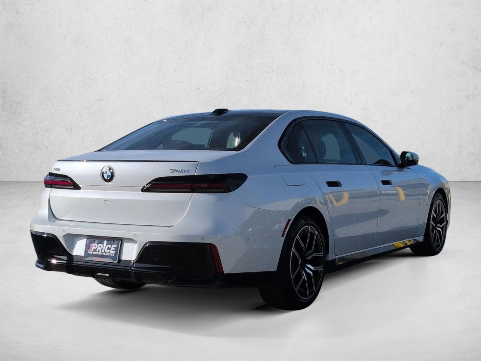 2025 BMW 740i xDrive Sedan