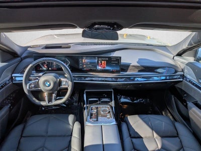 2025 BMW 740i xDrive Sedan