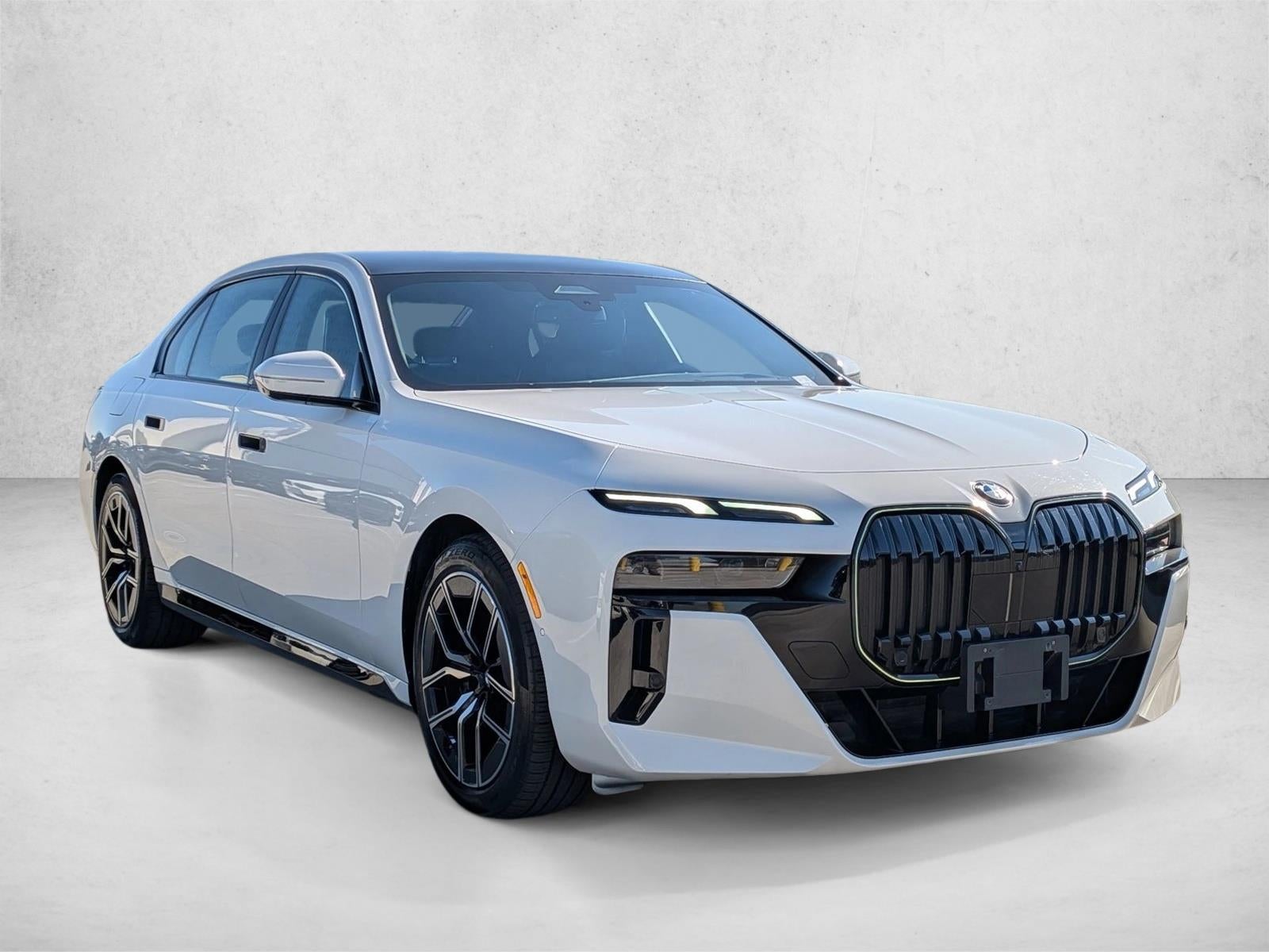 2025 BMW 740i xDrive Sedan