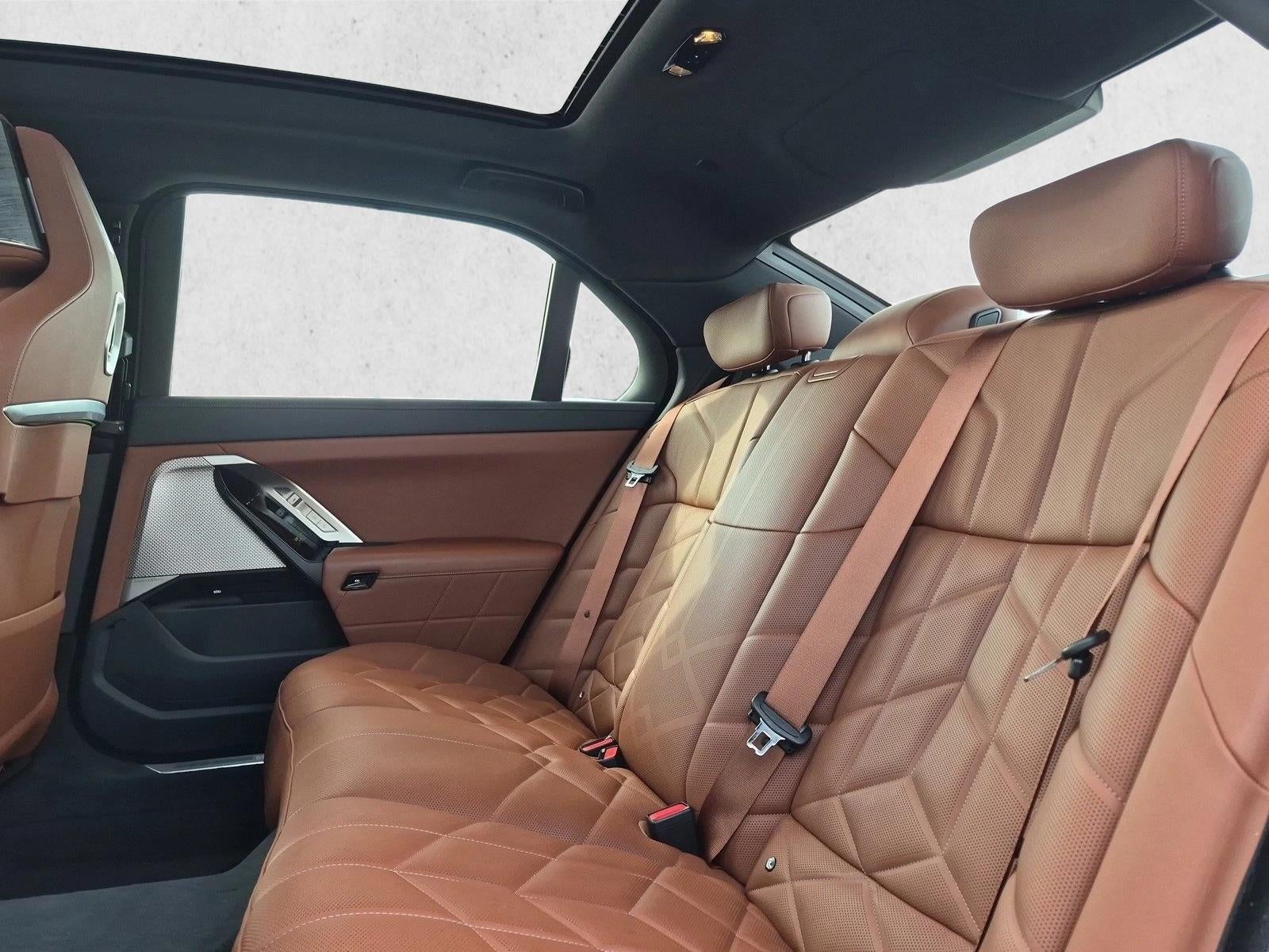 2024 BMW 760i xDrive Sedan