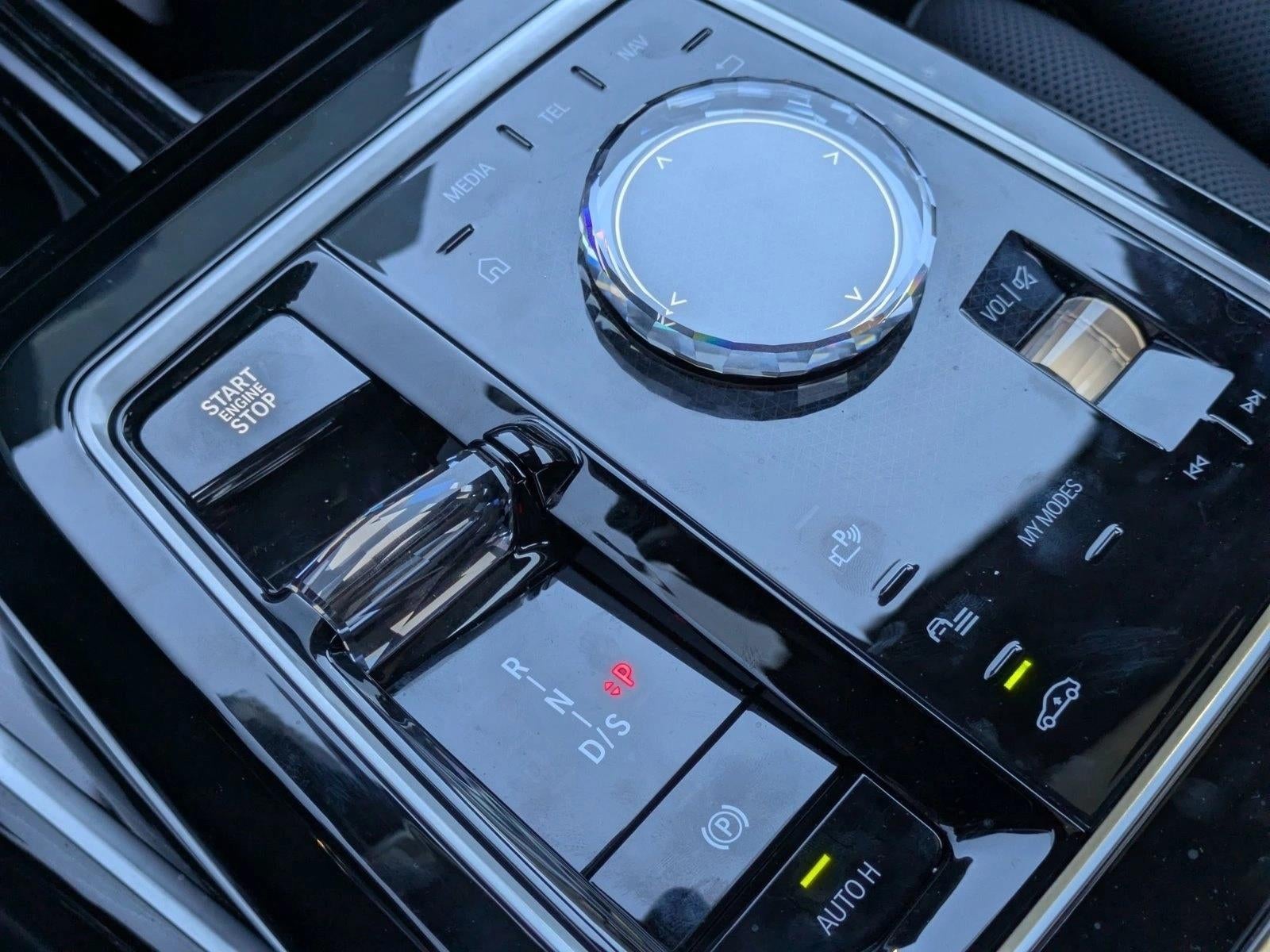 2025 BMW 750e xDrive Plug-In Hybrid