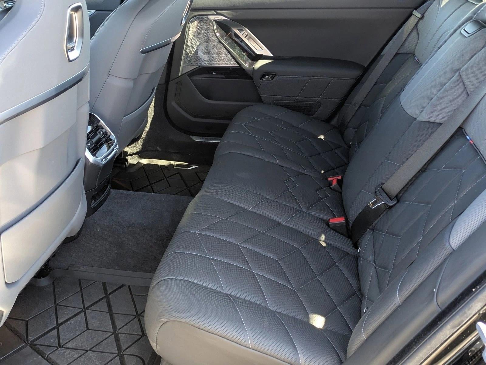 2025 BMW 750e xDrive Plug-In Hybrid