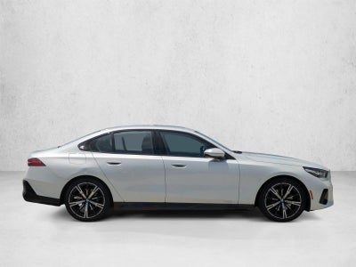 2025 BMW 530i xDrive Sedan