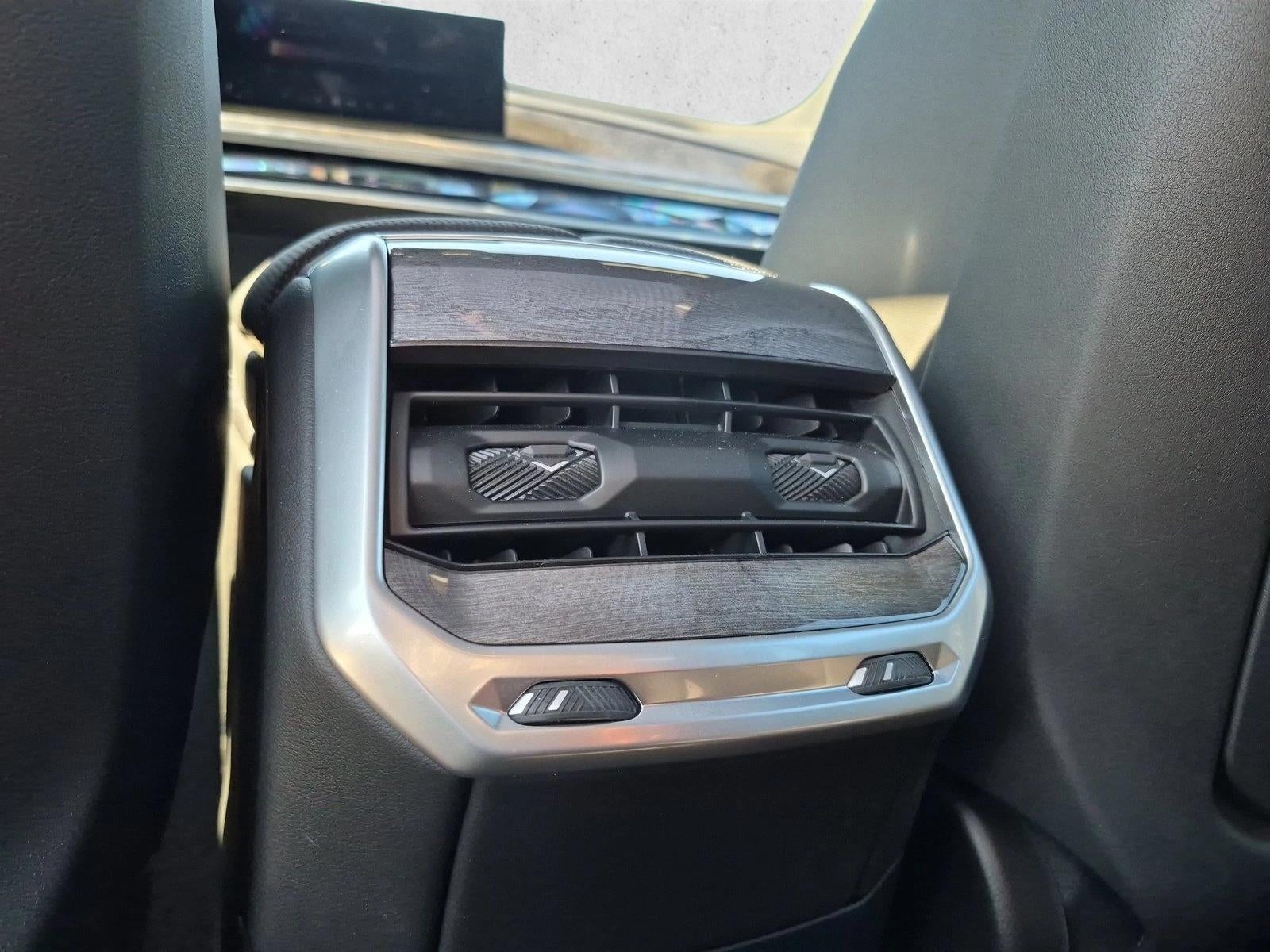 2025 BMW i7 Sedan