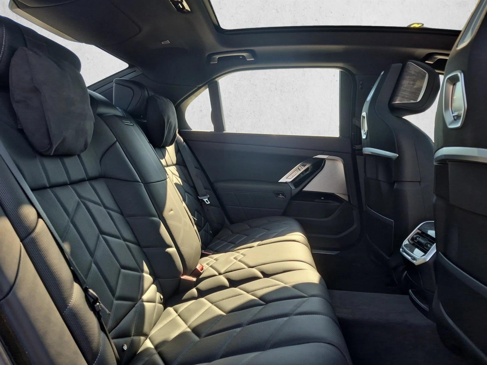 2025 BMW i7 Sedan