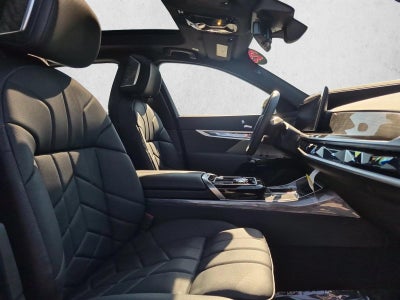 2025 BMW i7 Sedan