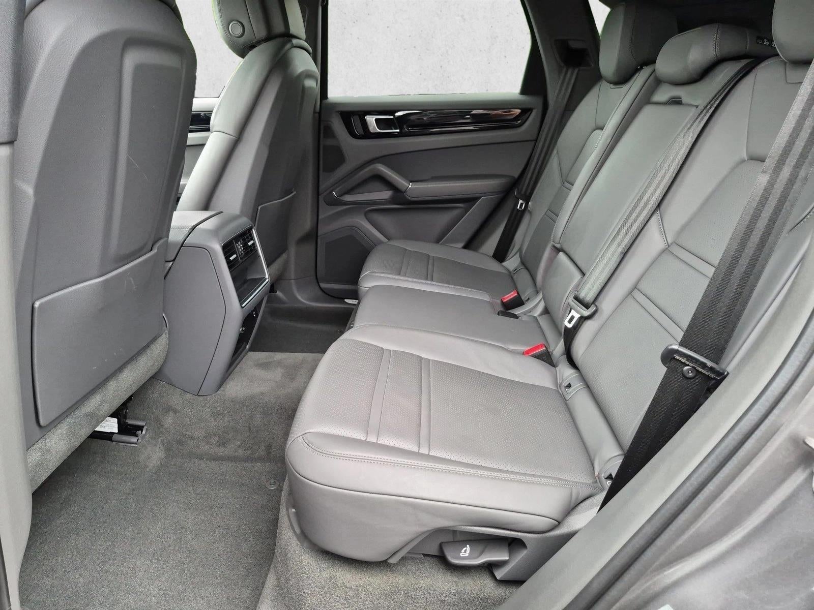 2023 Porsche Cayenne AWD