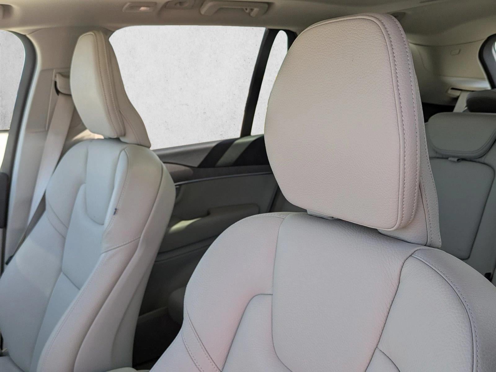 2024 Volvo XC90 B5 AWD Plus Bright Theme 7P