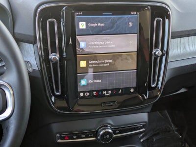 2025 Volvo XC40 B5 AWD Plus Dark Theme