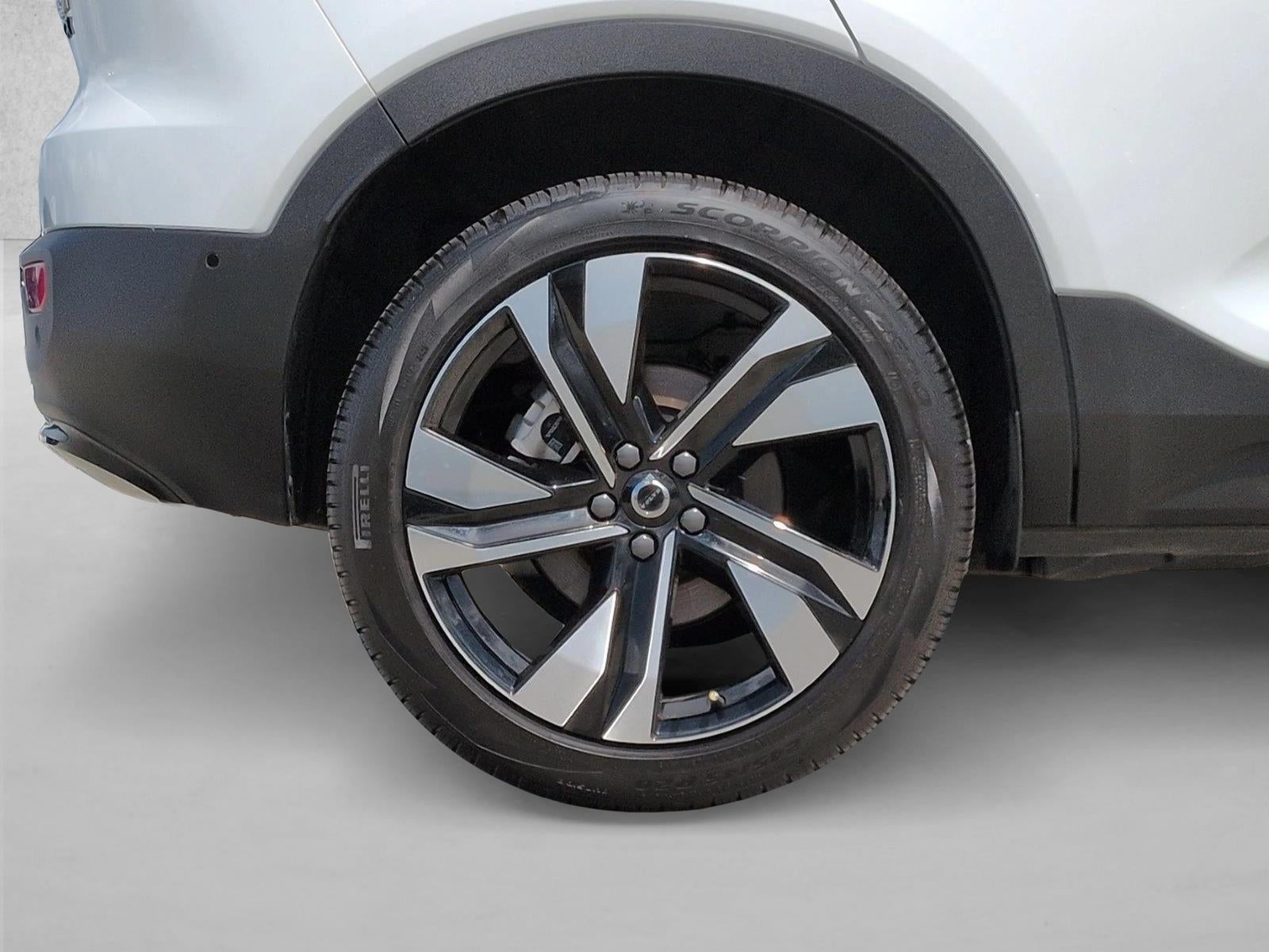 2026 Volvo XC40 B5 AWD Ultra