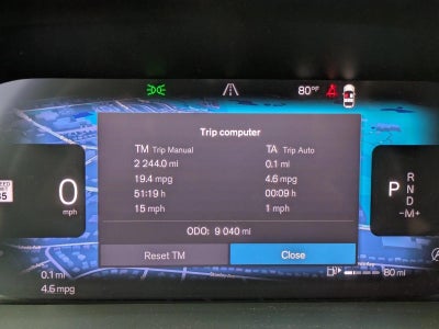 2023 Volvo XC40 B5 AWD Plus Dark Theme
