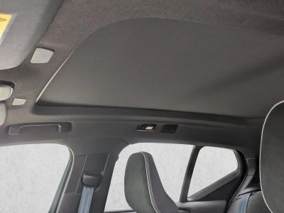 2023 Volvo XC40 B5 AWD Plus Dark Theme