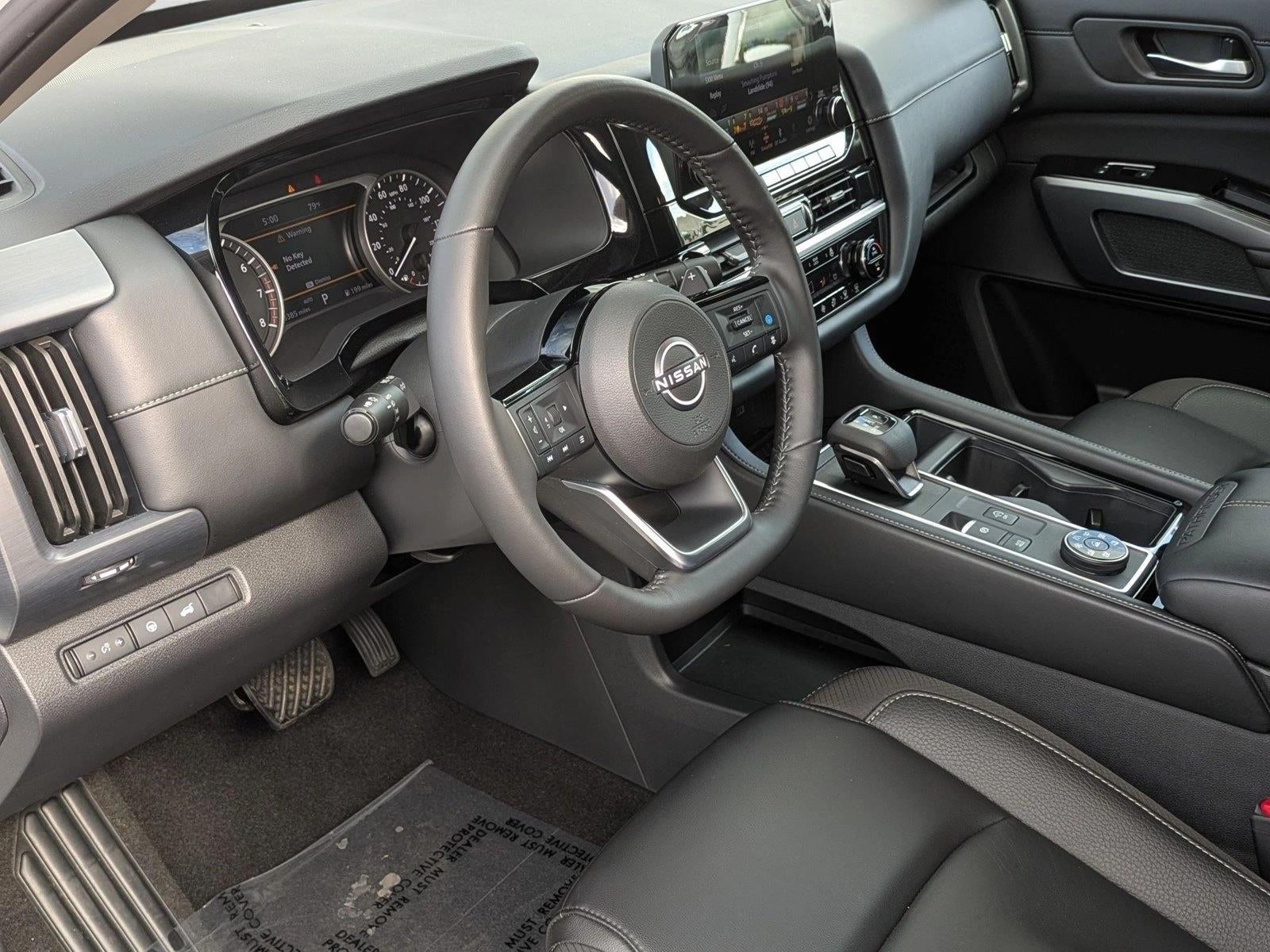 2025 Nissan Pathfinder SL 4WD