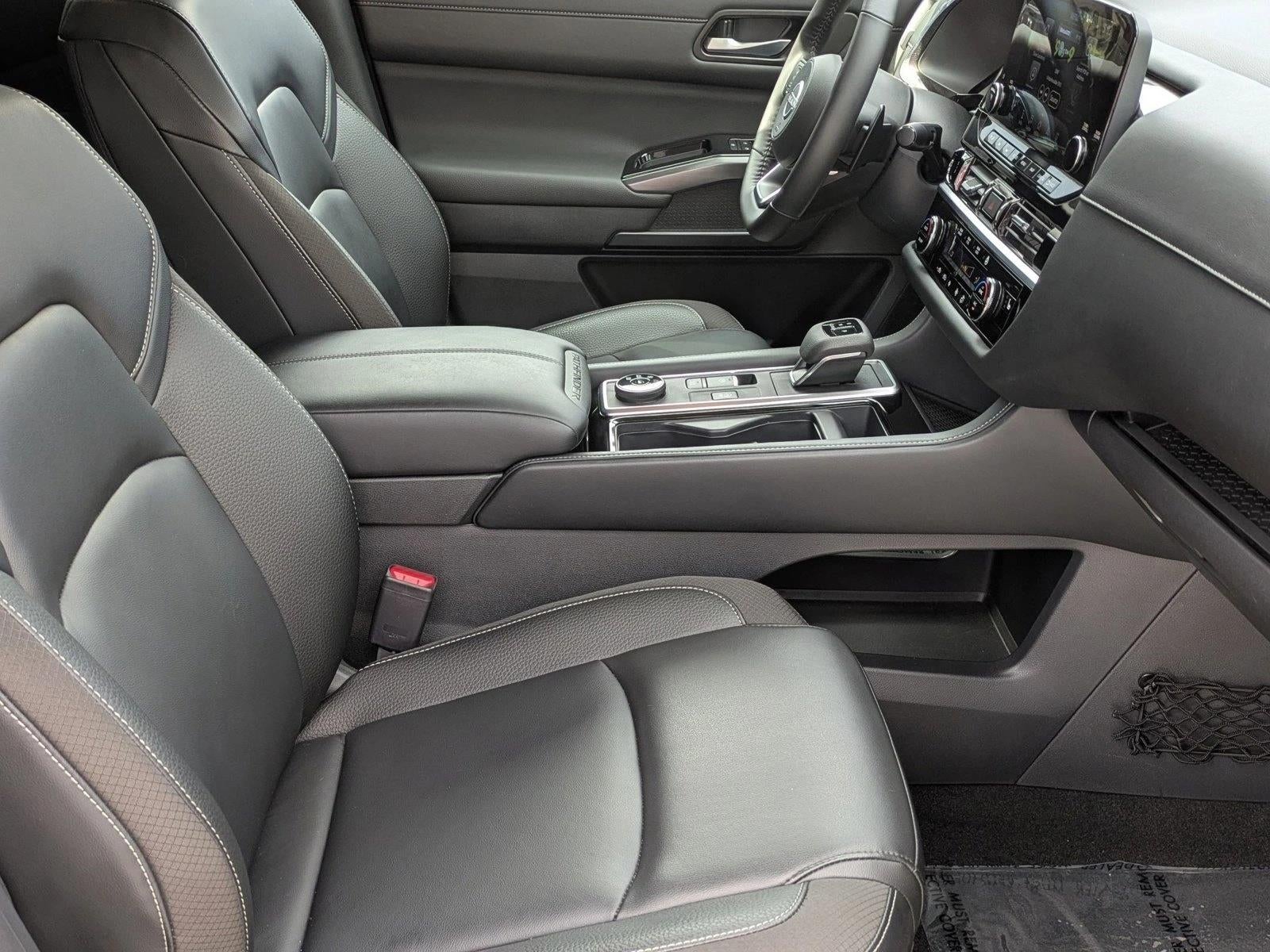 2025 Nissan Pathfinder SL 4WD