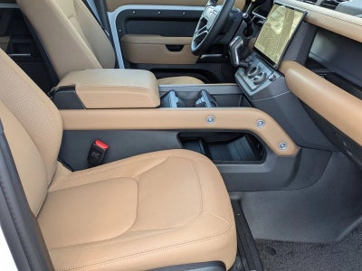2026 Land Rover Defender 130 P400 X-Dynamic SE