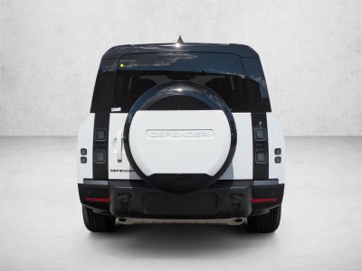 2026 Land Rover Defender 130 P400 X-Dynamic SE