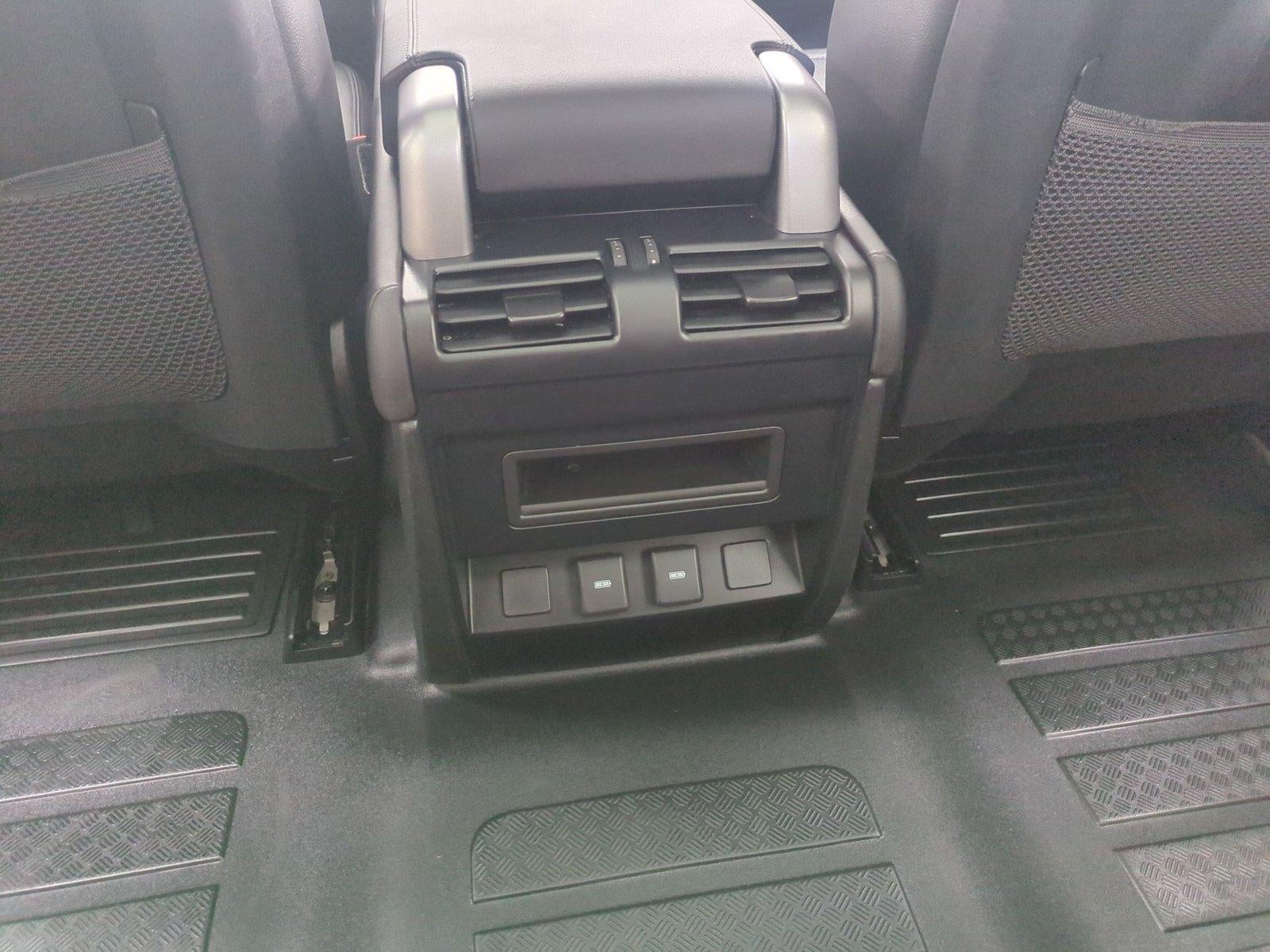 2024 Land Rover Defender 90 P300 S
