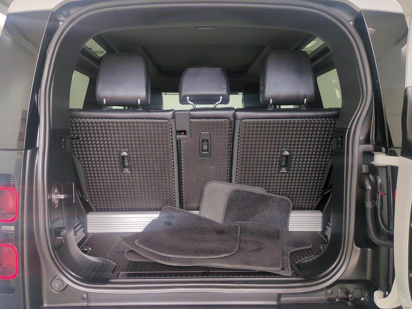 2024 Land Rover Defender 90 P300 S