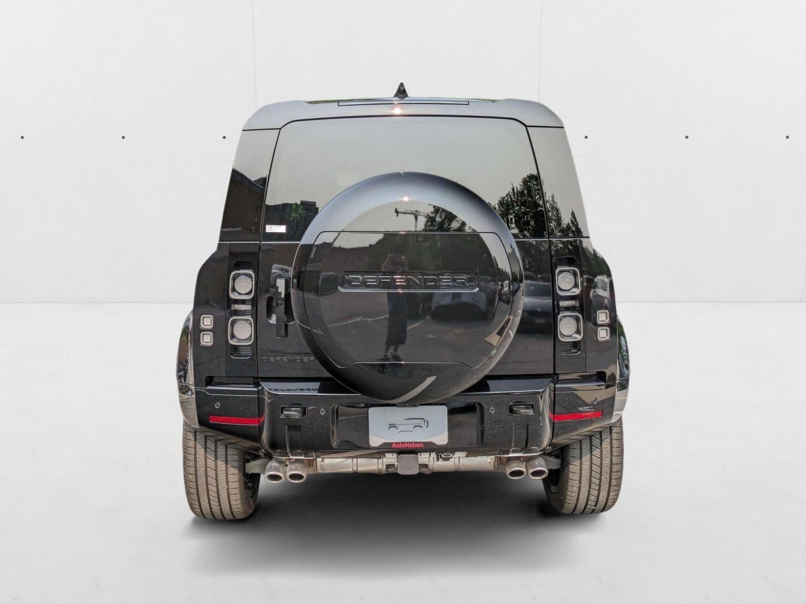 2025 Land Rover Defender 110 P525 V8