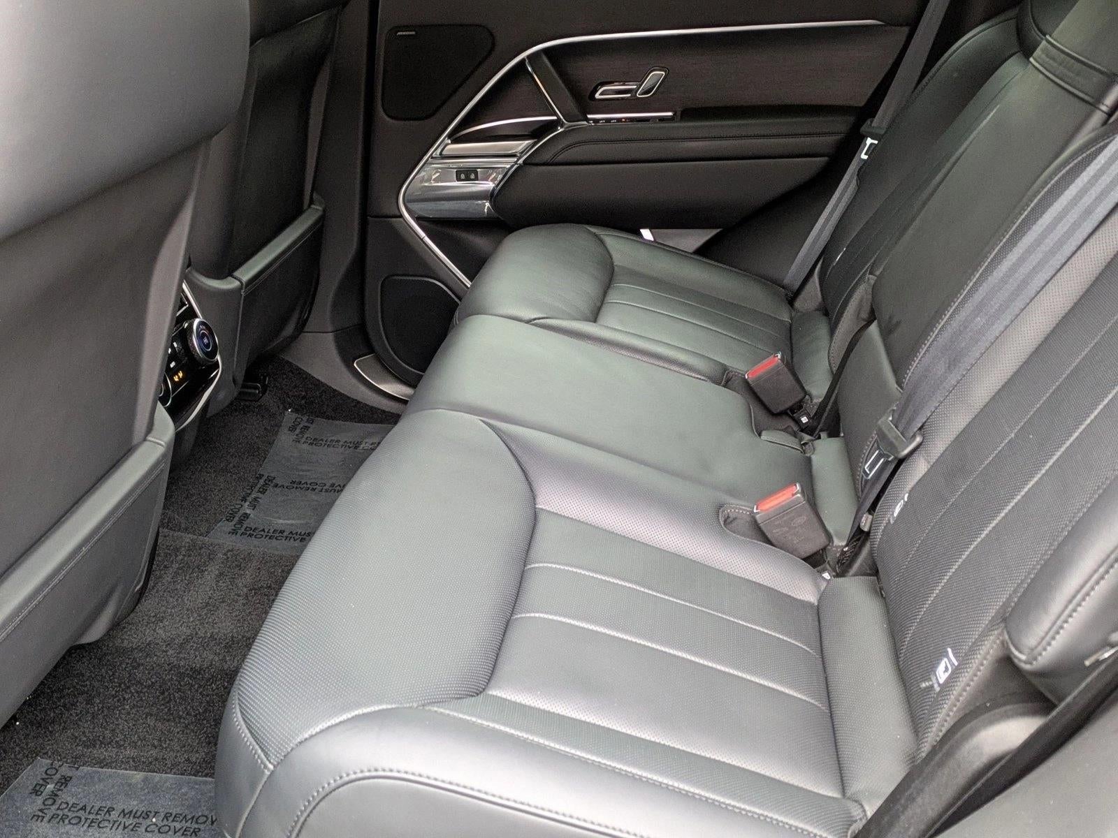 2023 Land Rover Range Rover P530 SE SWB