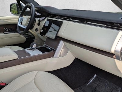 2025 Land Rover Range Rover P550e SE SWB