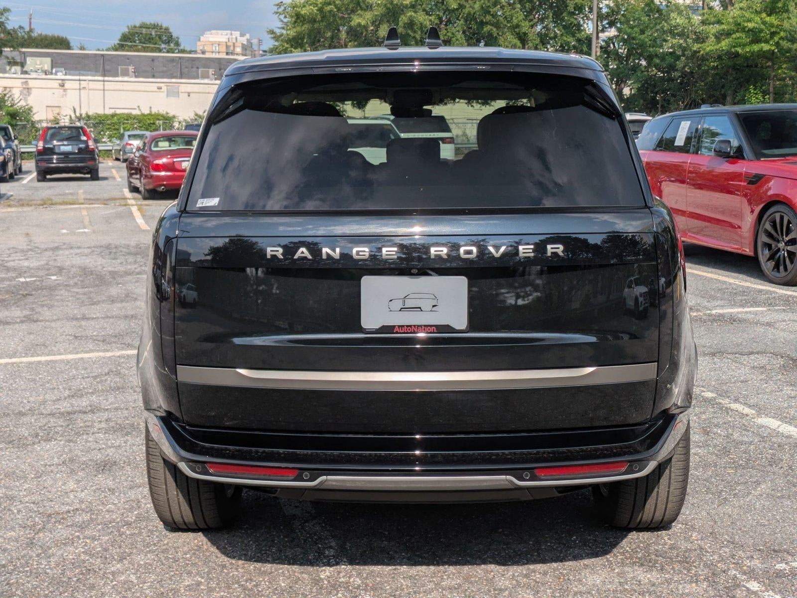 2025 Land Rover Range Rover P550e SE SWB