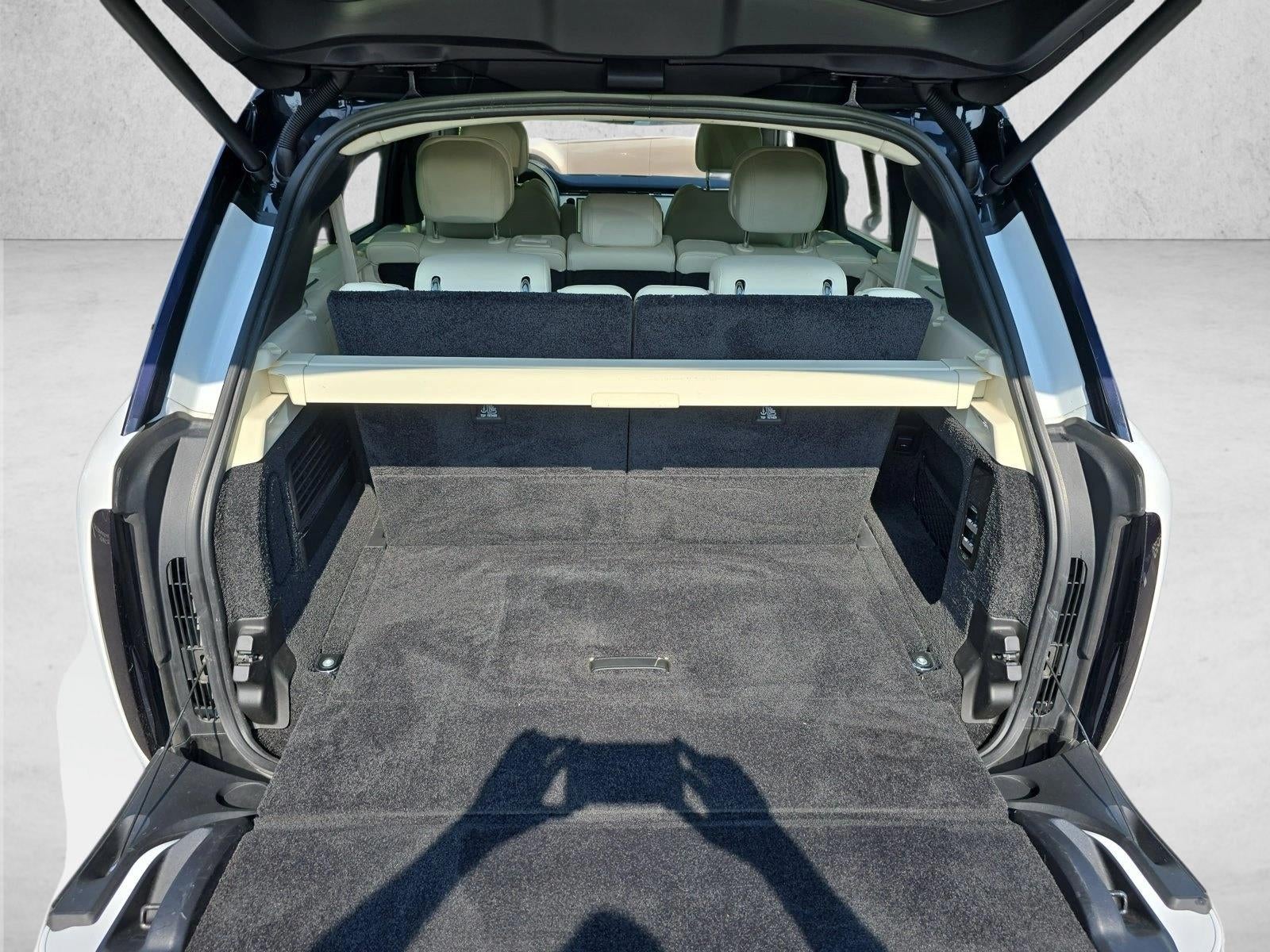 2023 Land Rover Range Rover P530 SE LWB 7 Seat