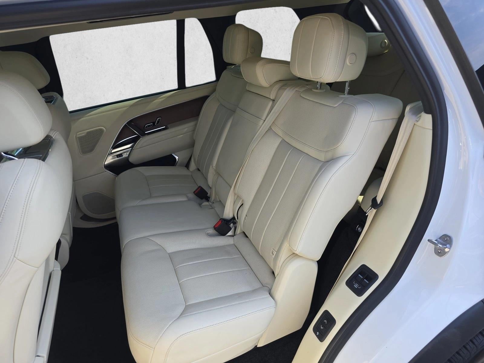 2023 Land Rover Range Rover P530 SE LWB 7 Seat