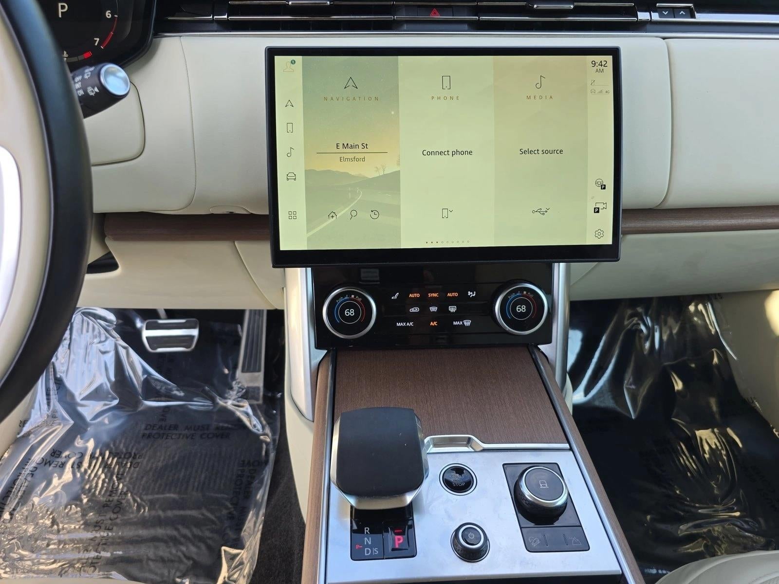 2023 Land Rover Range Rover P530 SE LWB 7 Seat