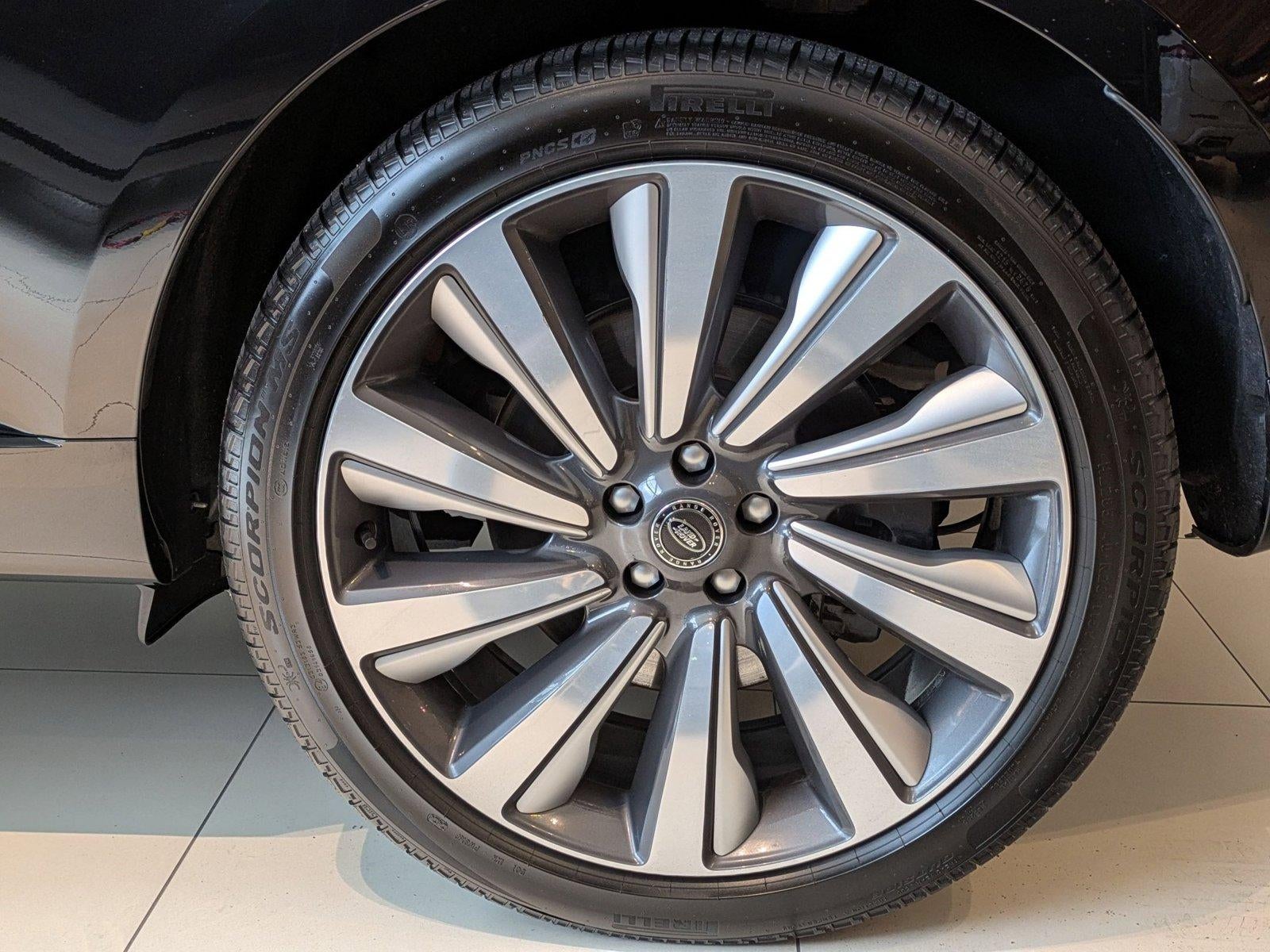 2025 Land Rover Range Rover P615 SV SWB