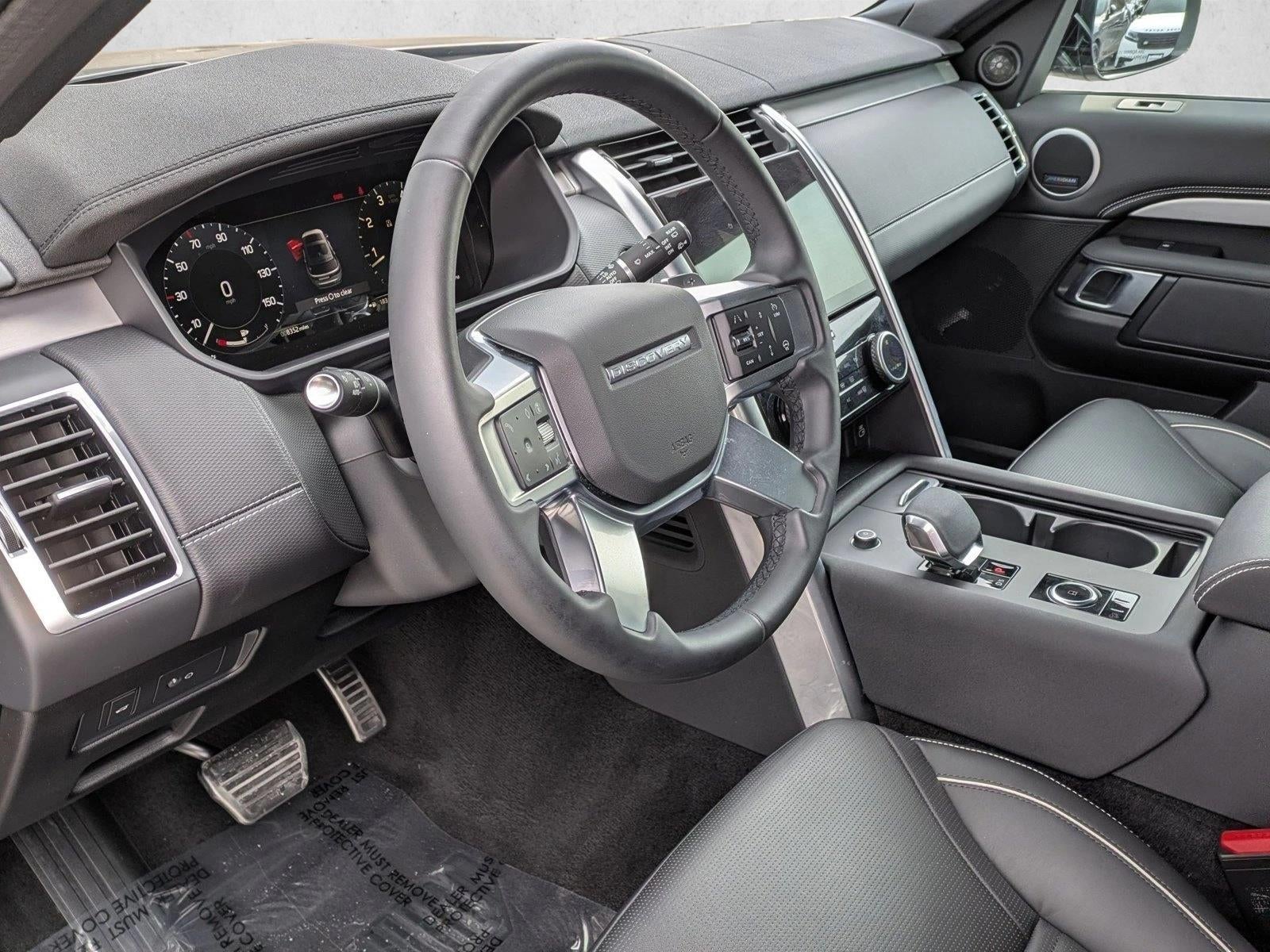 2024 Land Rover Discovery P300 Dynamic SE