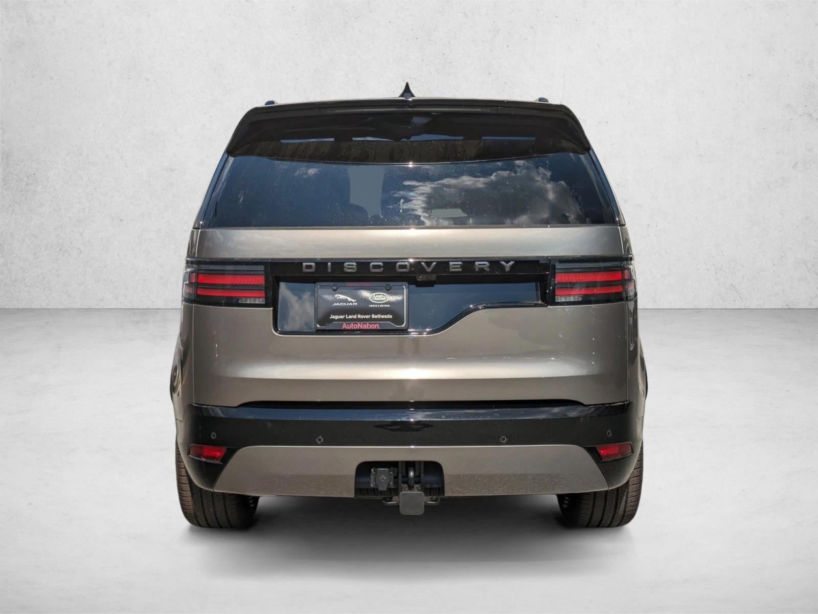 2024 Land Rover Discovery P300 Dynamic SE