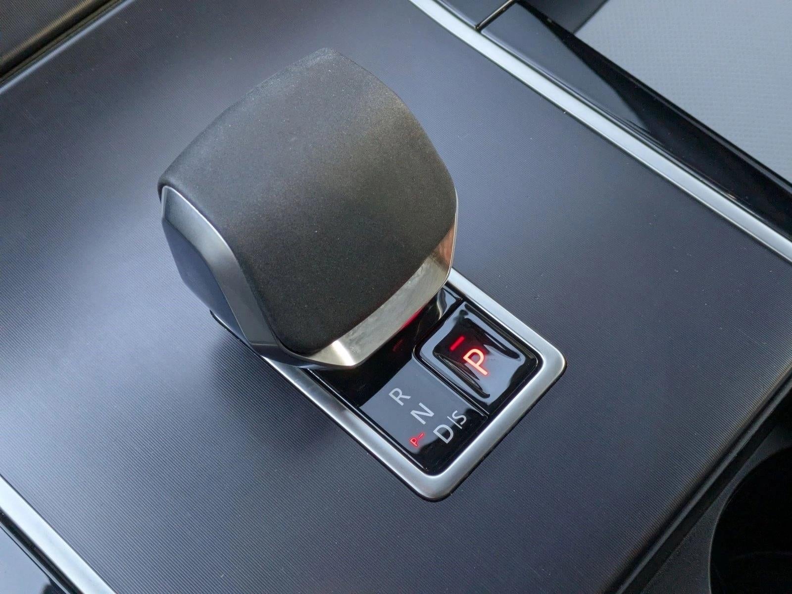 2026 Land Rover Range Rover Velar P250 Dynamic SE *Ltd Avail*