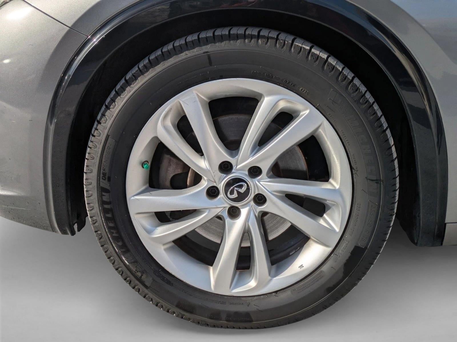 2017 INFINITI QX30 Luxury FWD