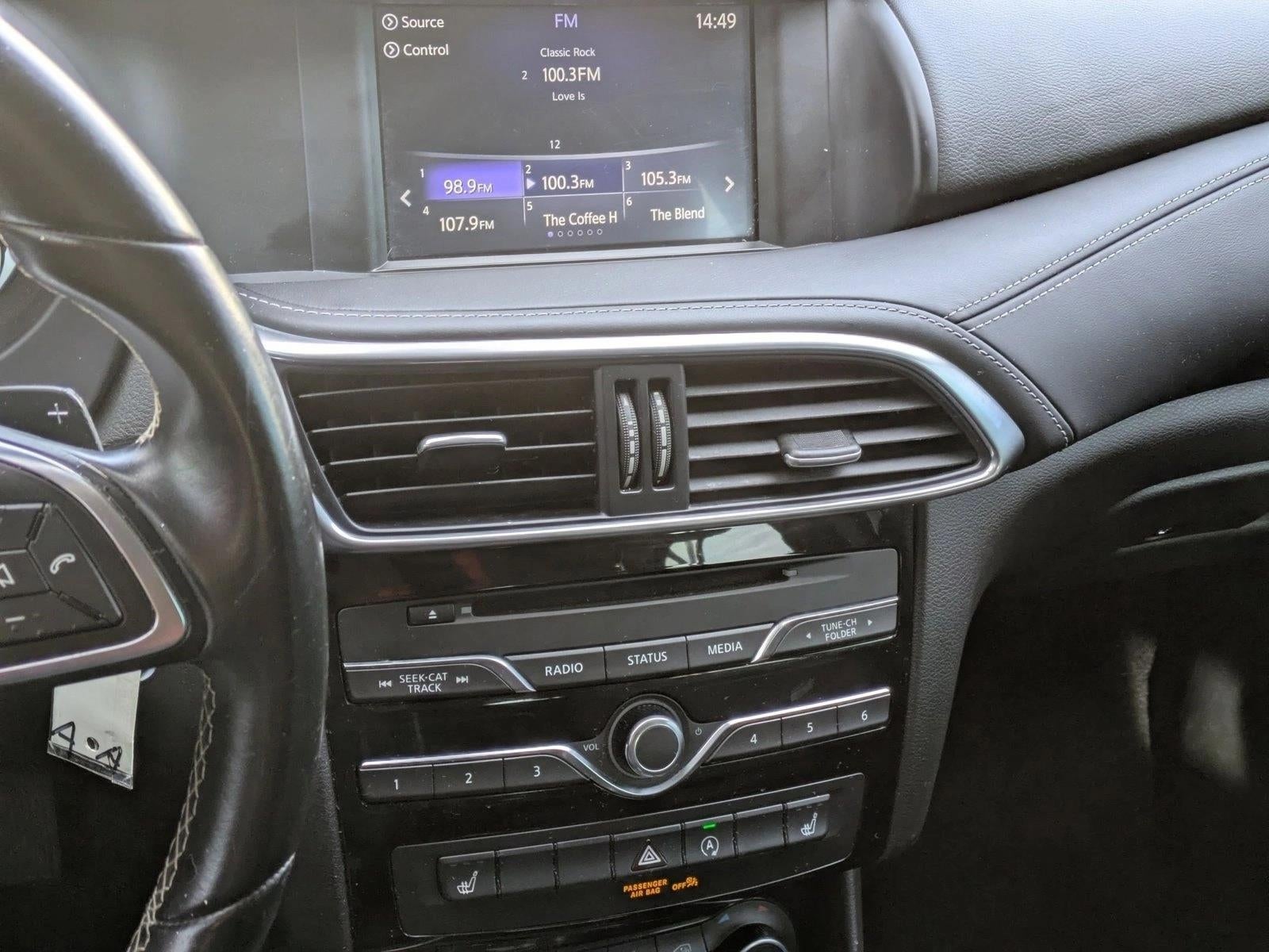 2017 INFINITI QX30 Luxury FWD