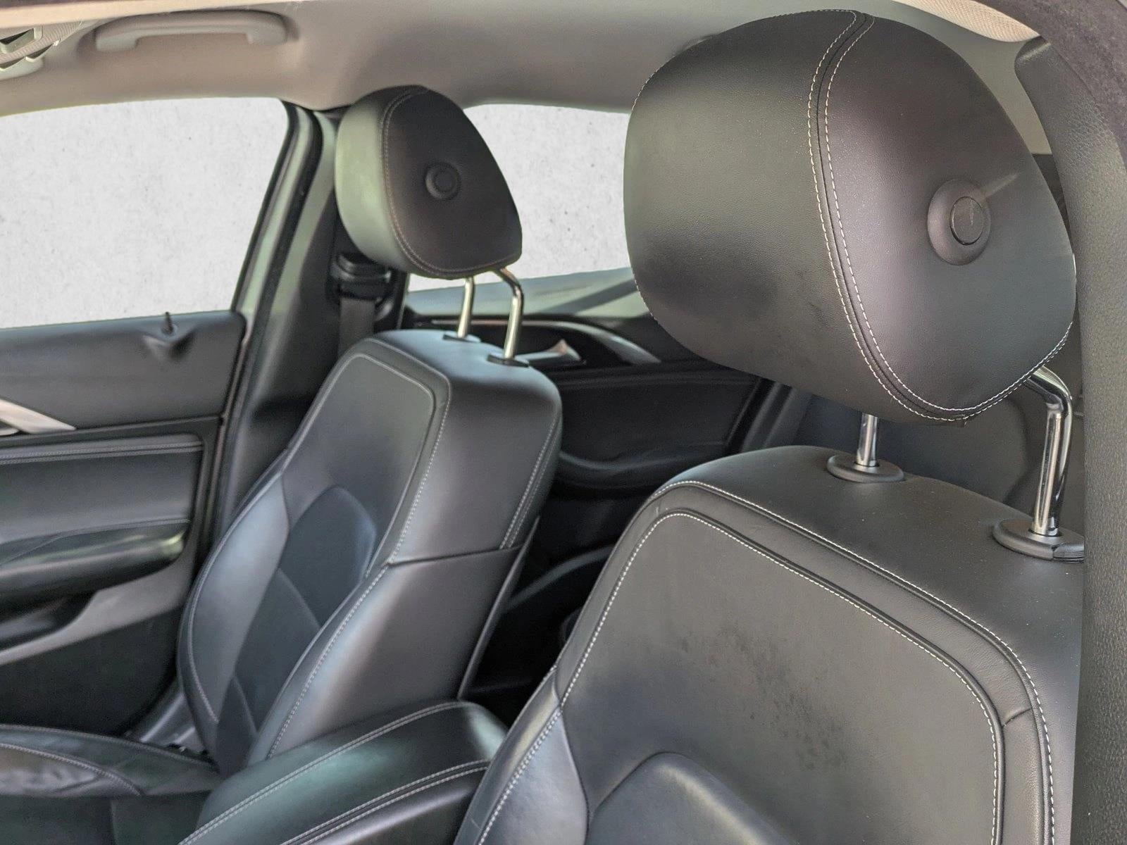 2017 INFINITI QX30 Luxury FWD